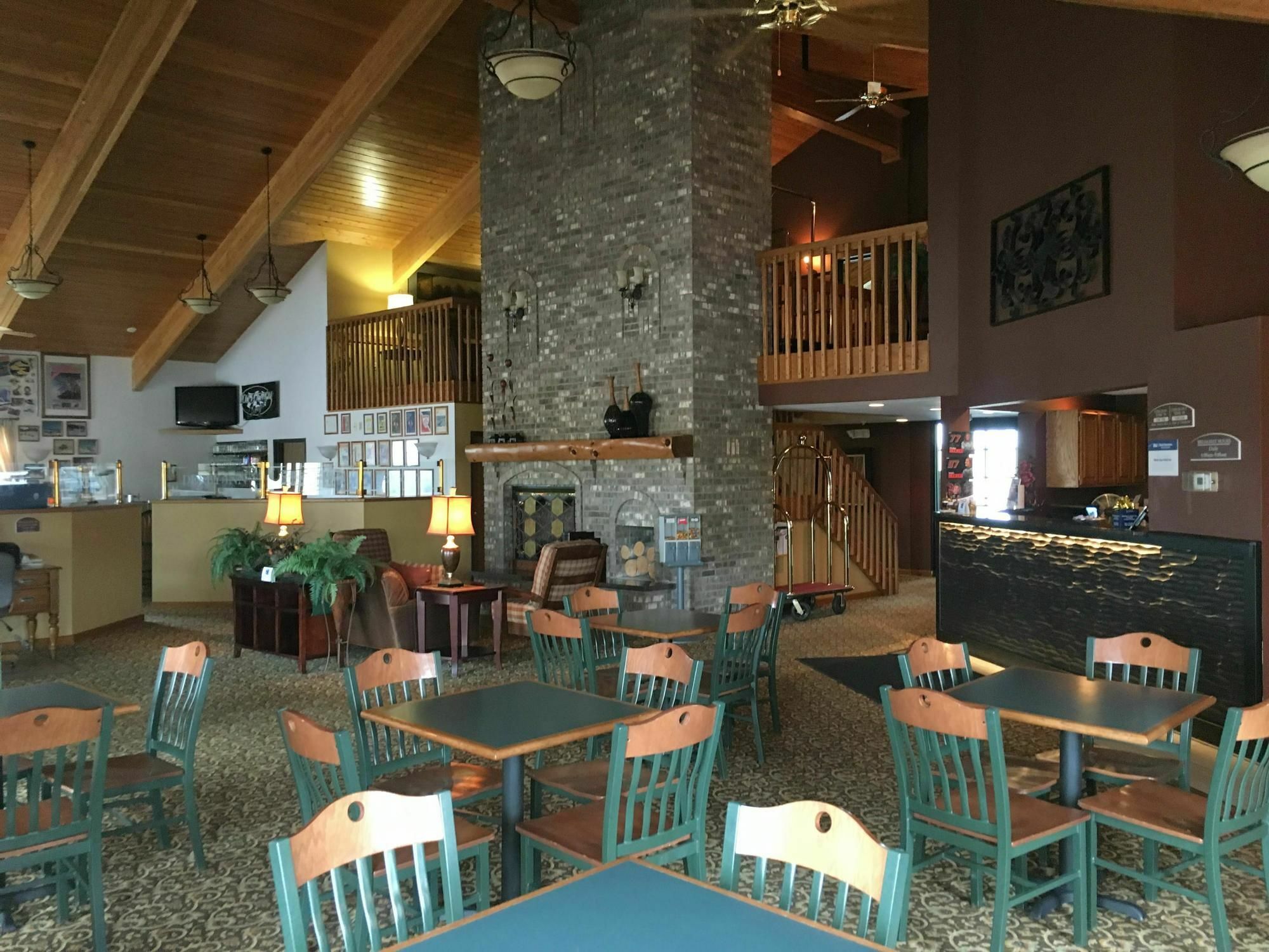 איגל ריבר Best Western Derby Inn מראה חיצוני תמונה